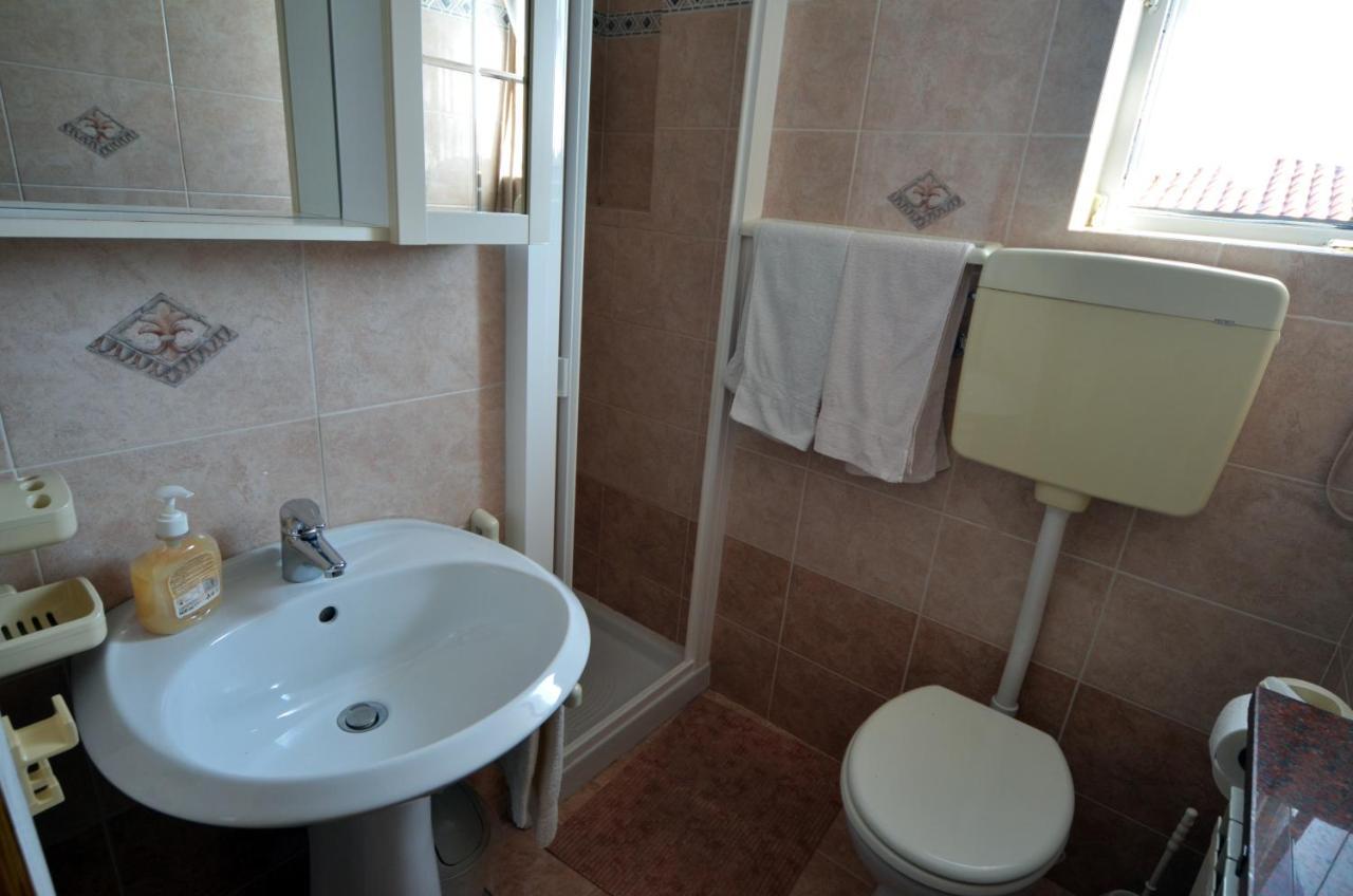Aneli Rooms & Apartament Ровінь Екстер'єр фото