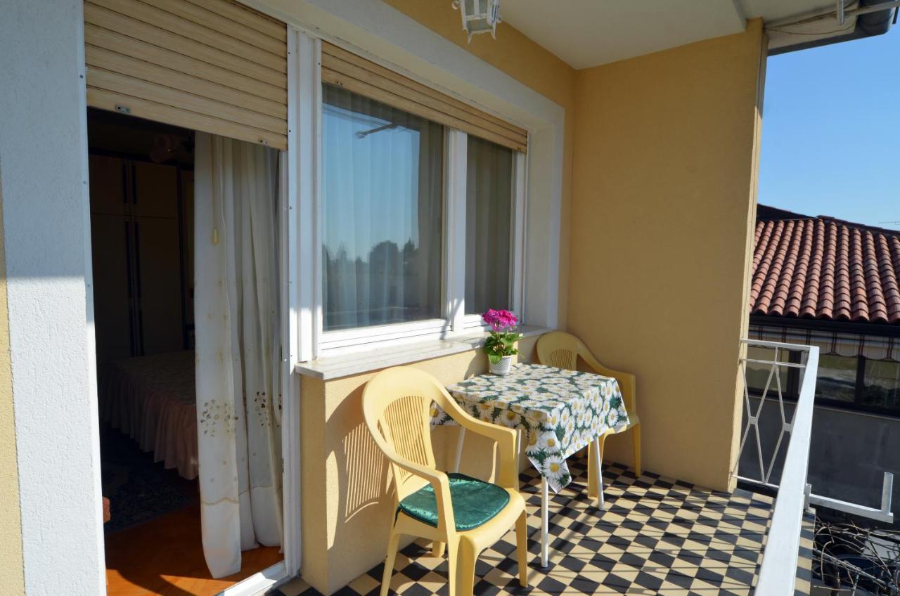 Aneli Rooms & Apartament Ровінь Екстер'єр фото