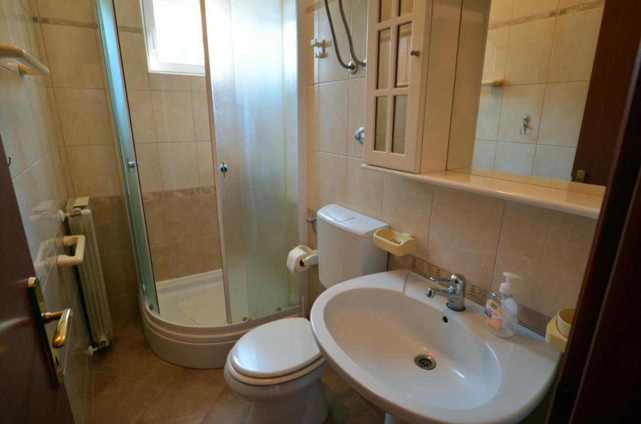 Aneli Rooms & Apartament Ровінь Екстер'єр фото