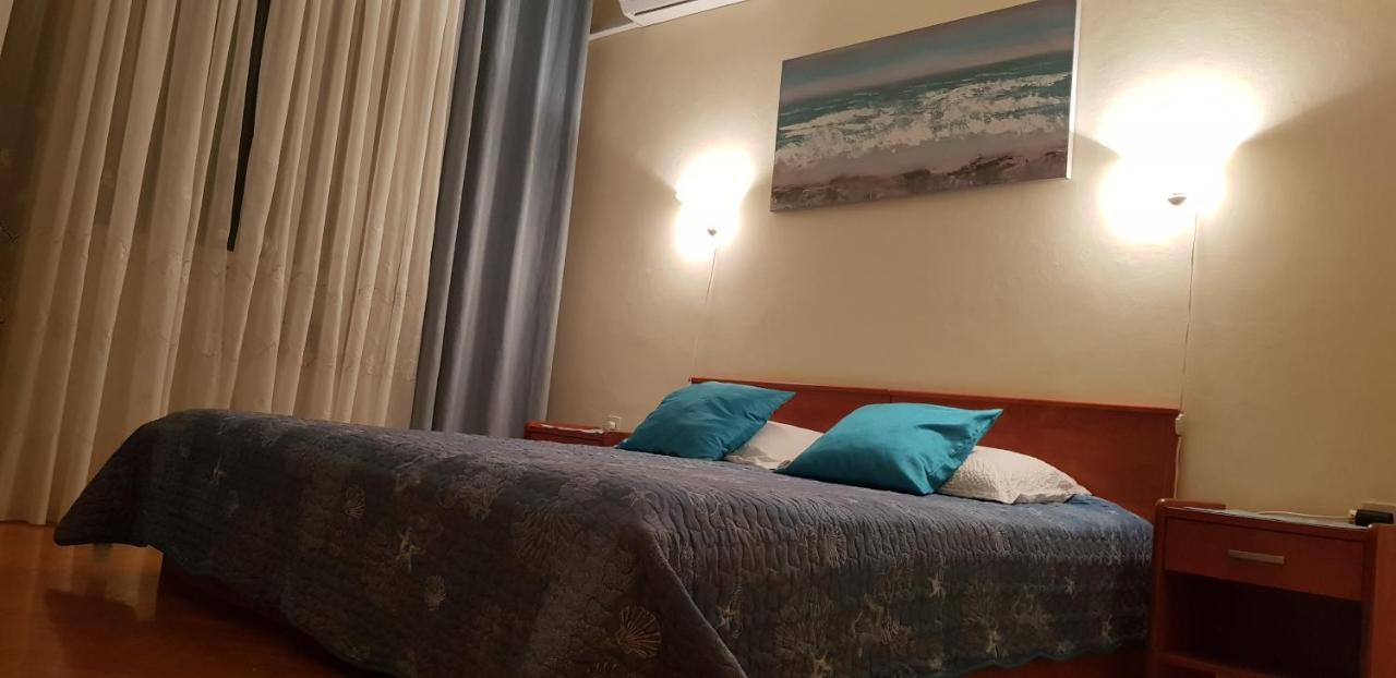 Aneli Rooms & Apartament Ровінь Екстер'єр фото