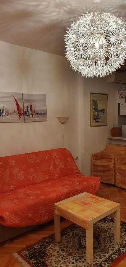 Aneli Rooms & Apartament Ровінь Екстер'єр фото
