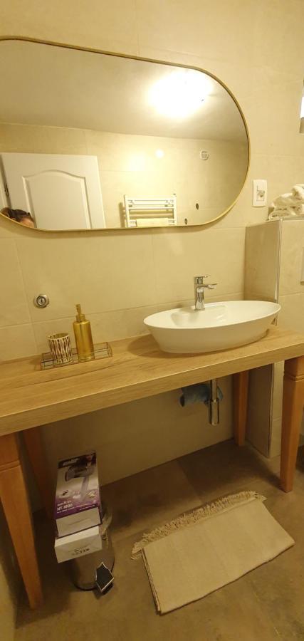 Aneli Rooms & Apartament Ровінь Екстер'єр фото